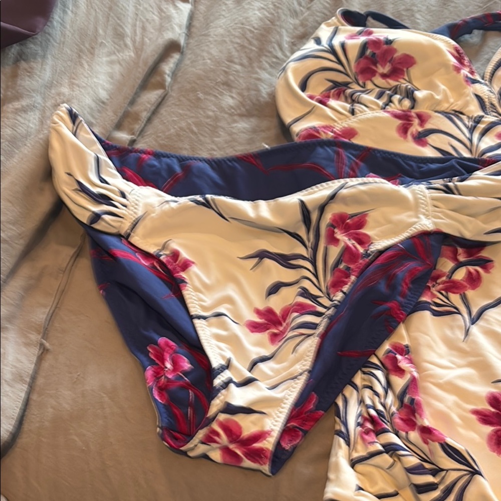 Tommy Bahama 3 piece reversible White and Purple Bikini Swimwear